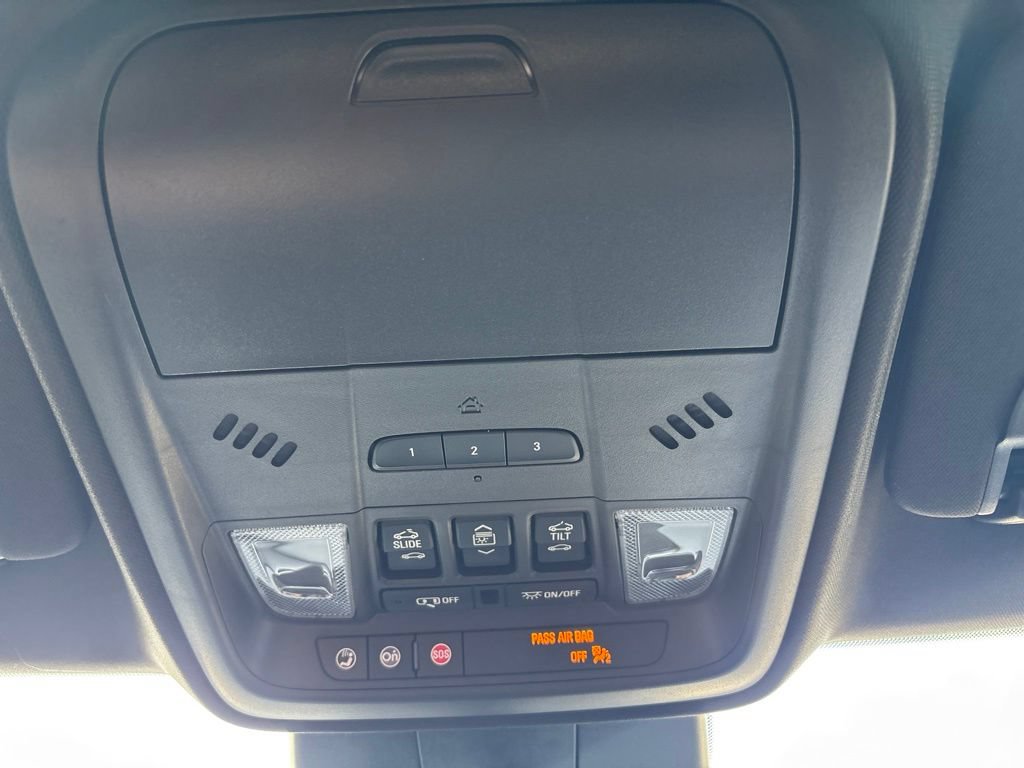 Used 2025 Cadillac XT4 Sport AWD/4WD image 40