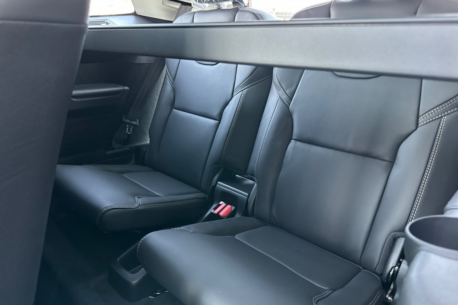 New 2026 Volvo XC90 B6 Ultra w/ Protection Package image 16