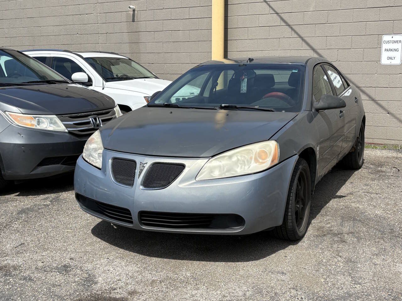 Used 2009 Pontiac G6 Sedan w/ Sport Package 1 FWD image 1