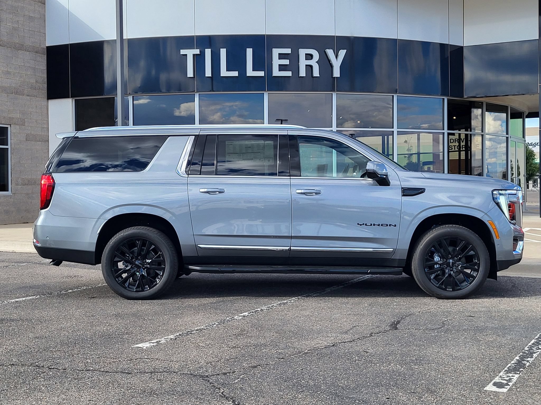 New 2026 GMC Yukon XL Elevation w/ Elevation Premium Package