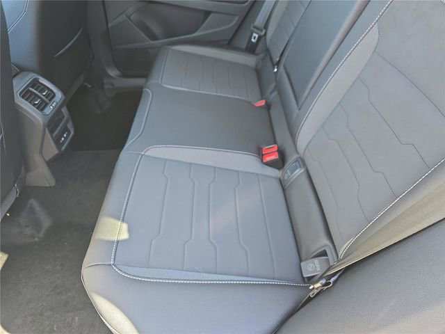 New 2026 Volkswagen Taos SE image 12