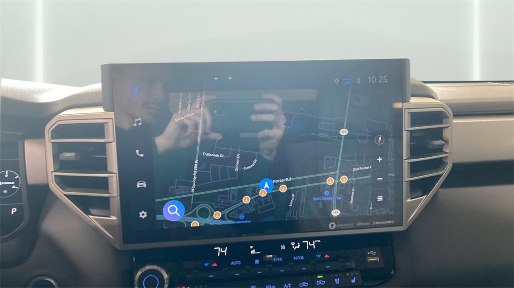 Used 2024 Toyota Tundra Limited w/ Power Package image 18