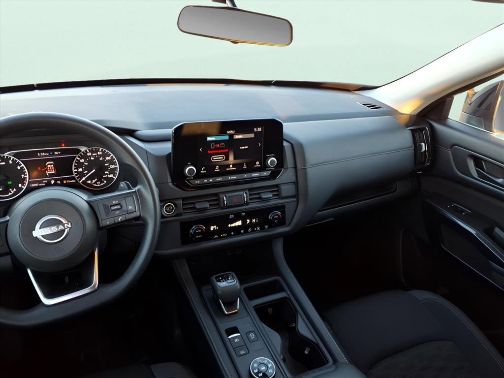 Used 2024 Nissan Pathfinder S w/ Cargo Package image 9