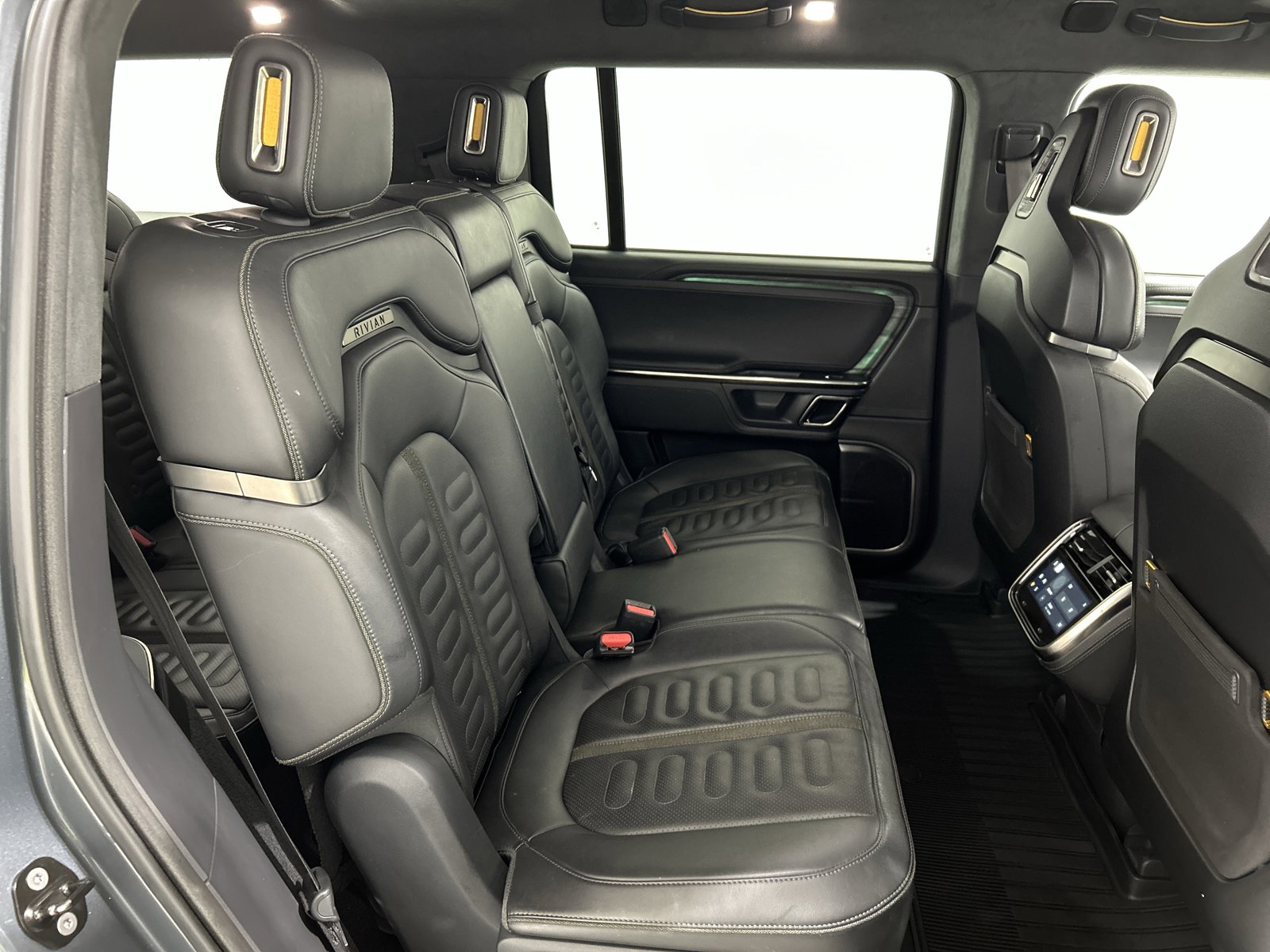 Used 2022 Rivian R1S Launch Edition image 23