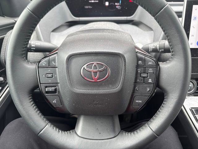 Used 2025 Toyota bZ4X FWD image 12