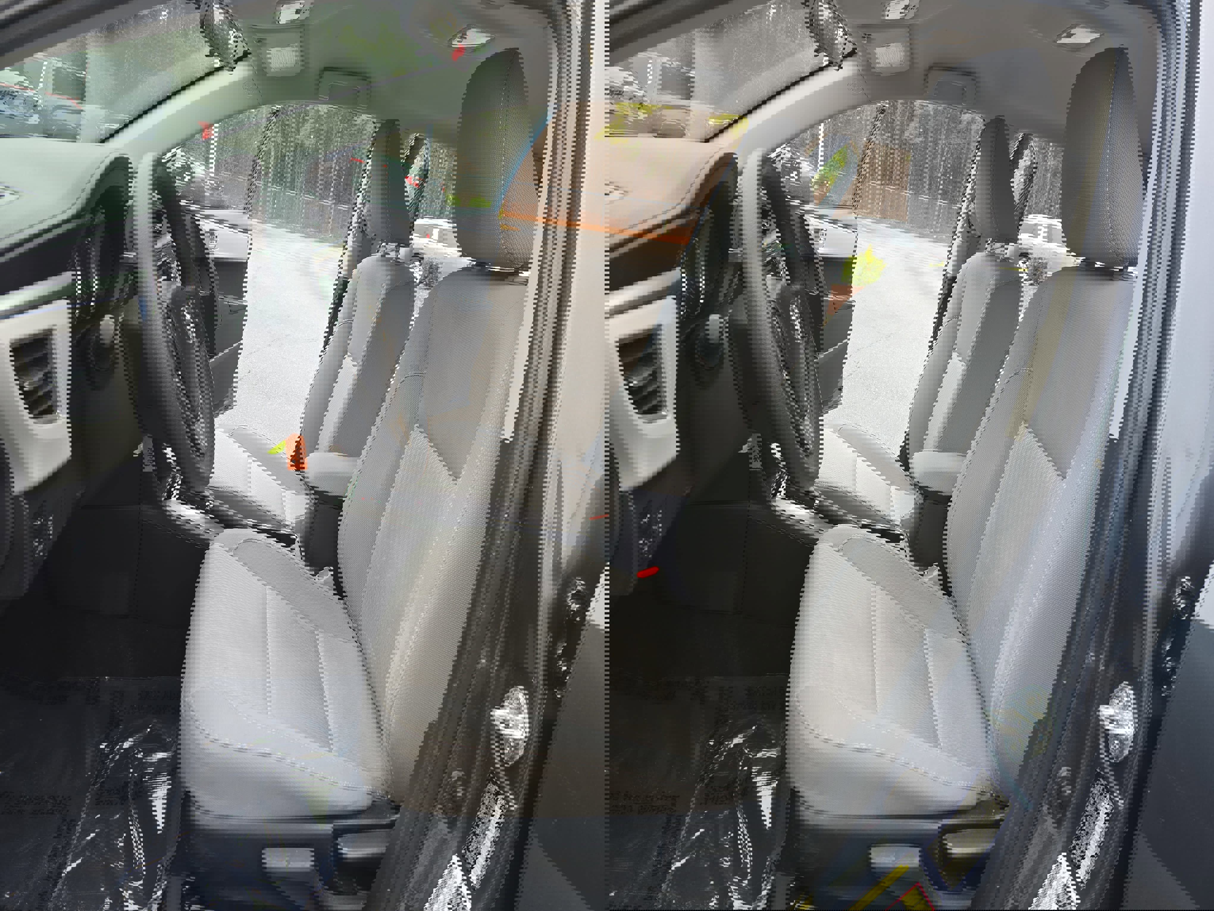 Used 2014 Toyota Corolla LE image 16