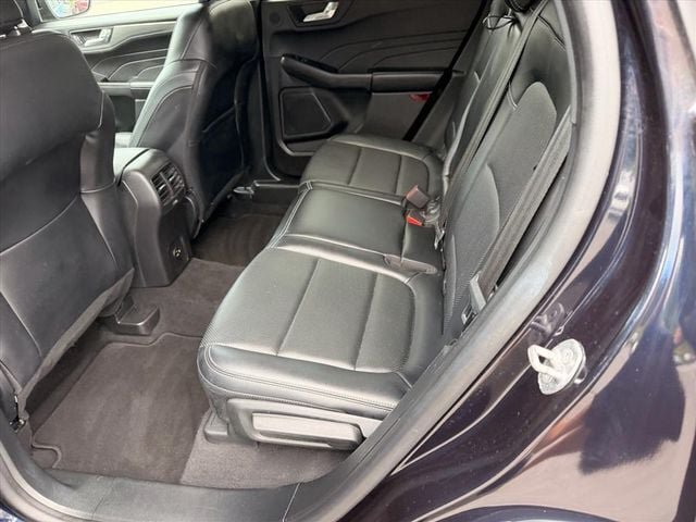 Used 2021 Ford Escape Titanium AWD/4WD image 10