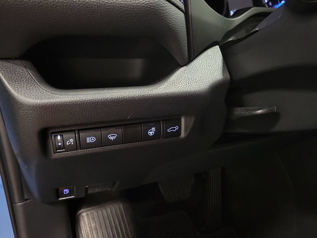 Used 2022 Toyota RAV4 SE w/ Convenience Package AWD/4WD image 27