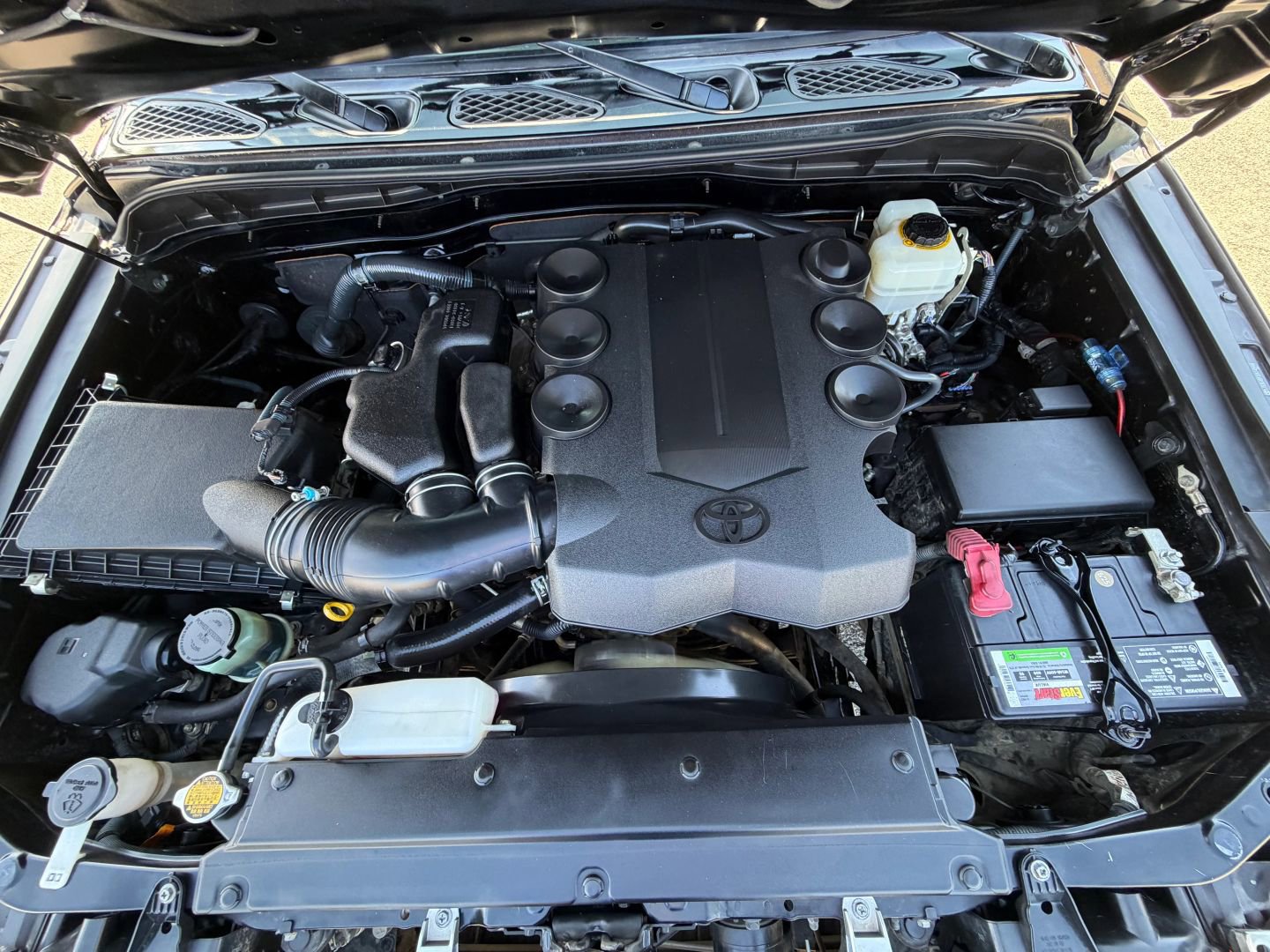 Used 2013 Toyota FJ Cruiser 4WD image 40