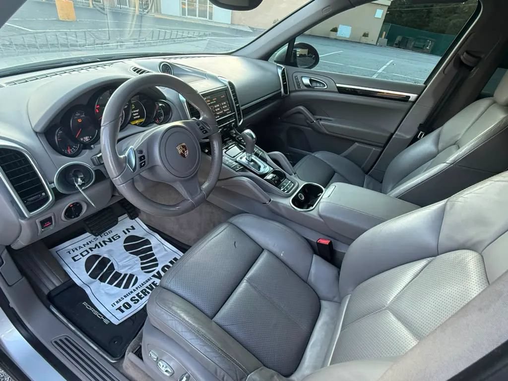 Used 2013 Porsche Cayenne AWD/4WD image 9