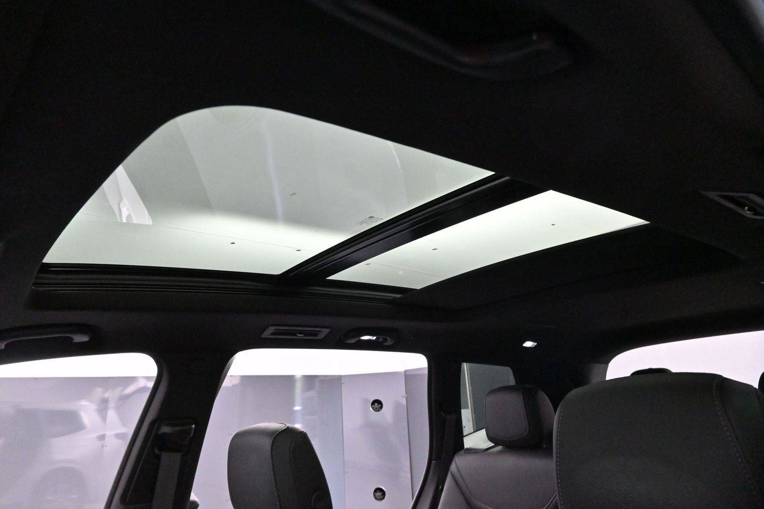 Certified 2025 Cadillac XT6 Luxury FWD image 31