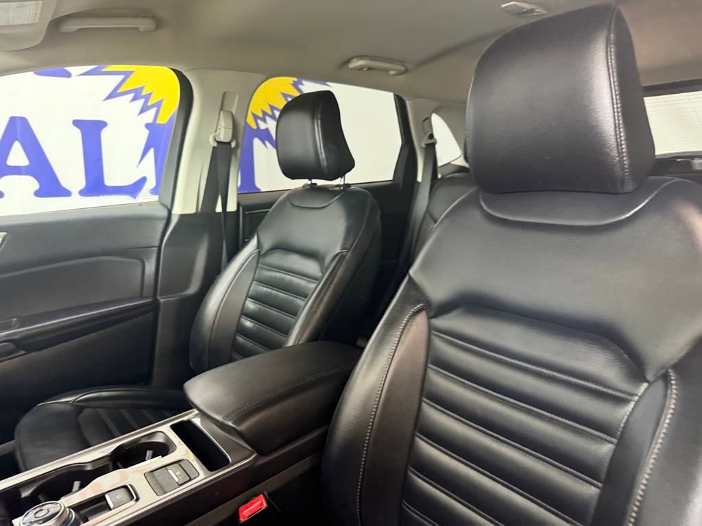 Used 2023 Ford Edge SEL image 9