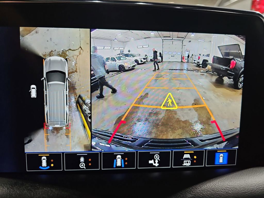 Certified 2022 Chevrolet Tahoe Z71 w/ Z71 Off-Road Package AWD/4WD image 31