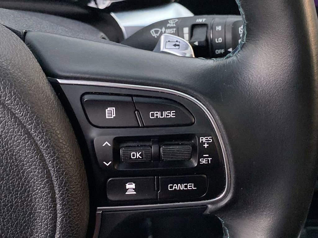 Used 2021 Kia Niro EX Premium w/ Cold Weather Package image 31