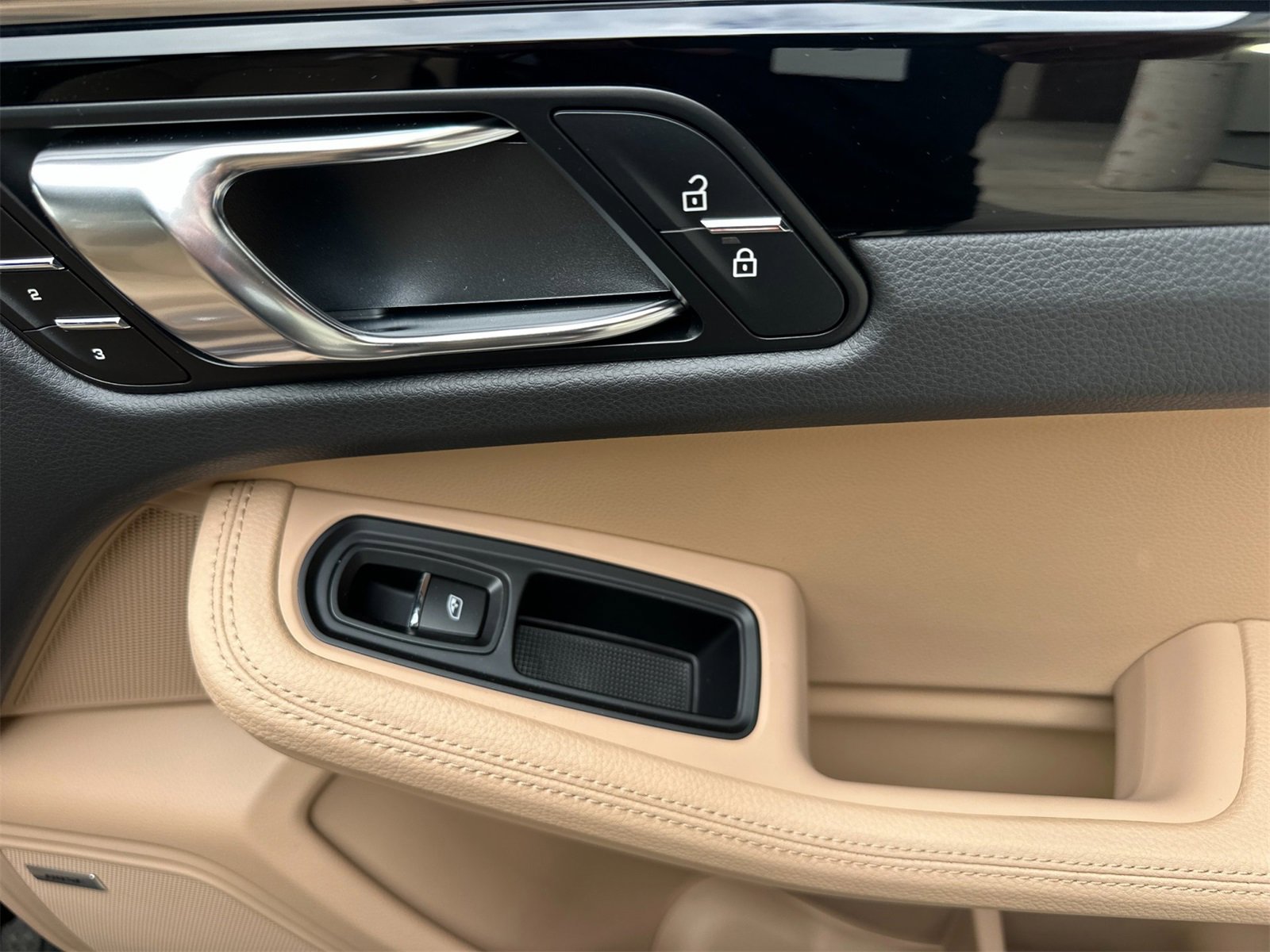 New 2026 Porsche Macan image 19