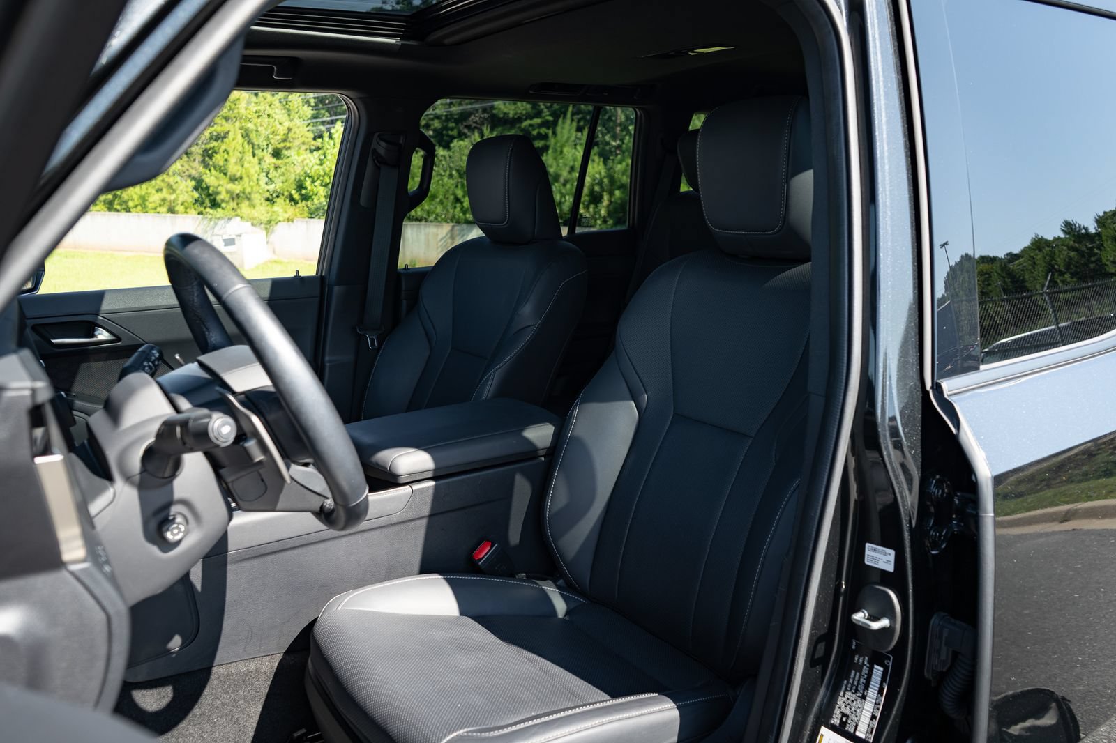Used 2024 Lexus GX 550 w/ Accessory Package (2T) AWD/4WD image 24