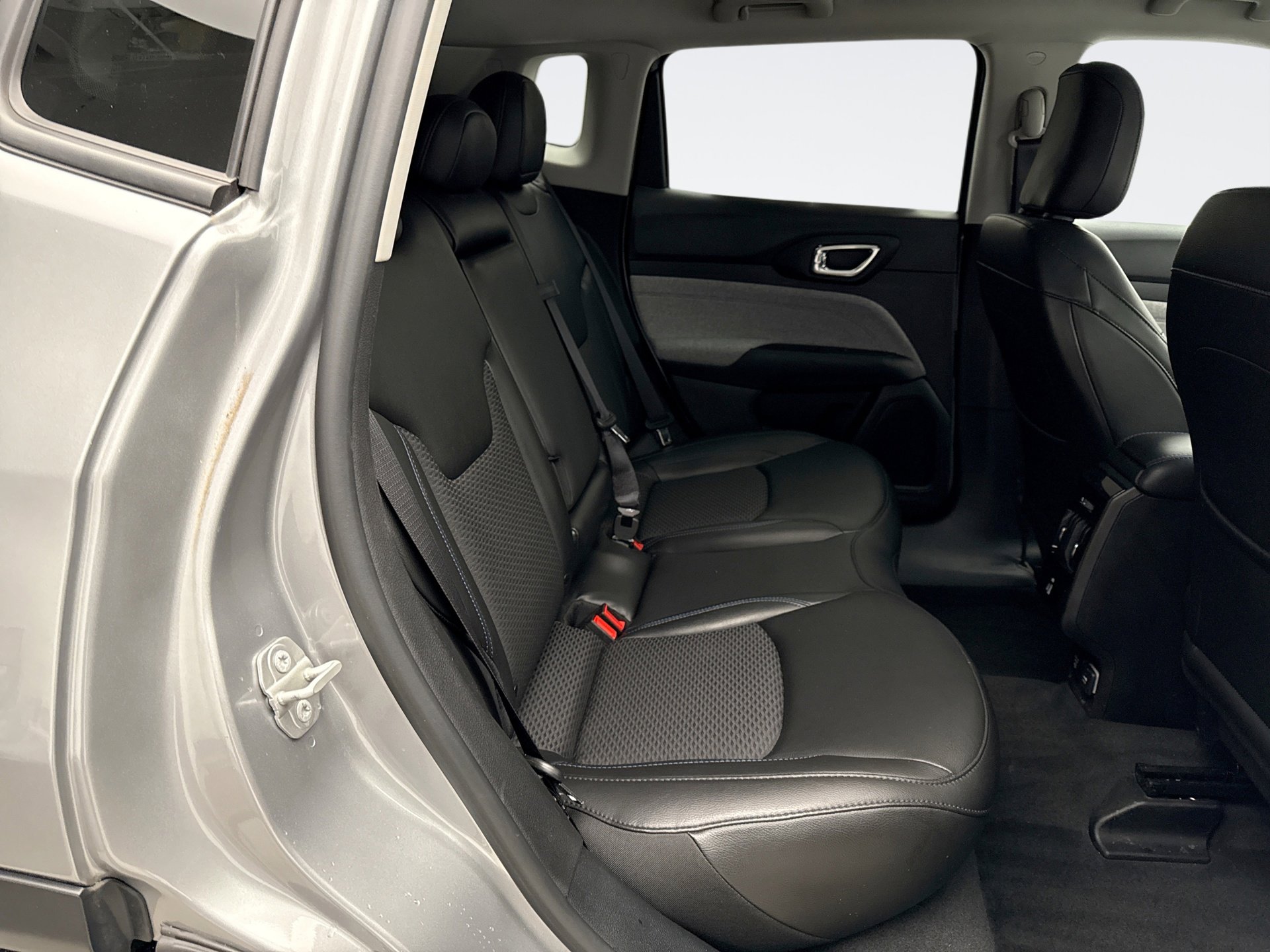 Used 2022 Jeep Compass Latitude w/ Convenience Group image 18