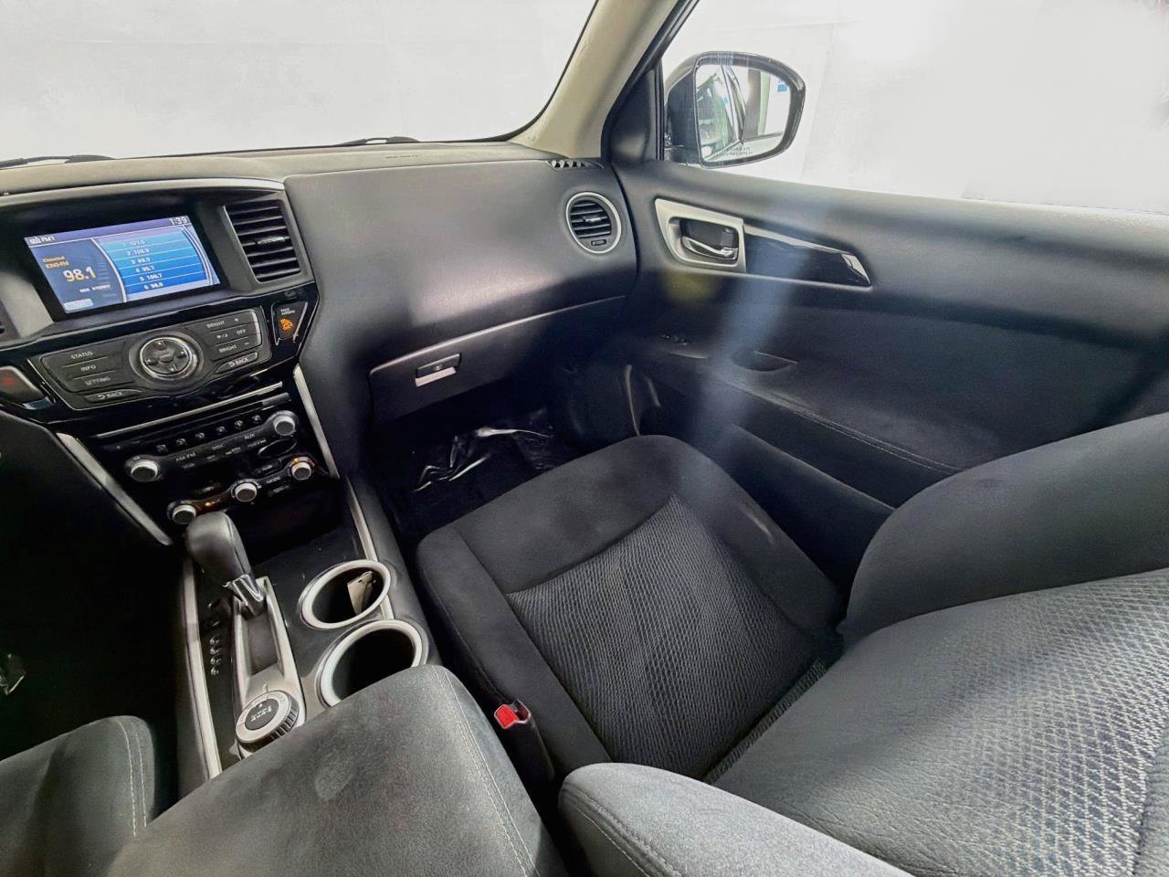 Used 2013 Nissan Pathfinder SV AWD/4WD image 12