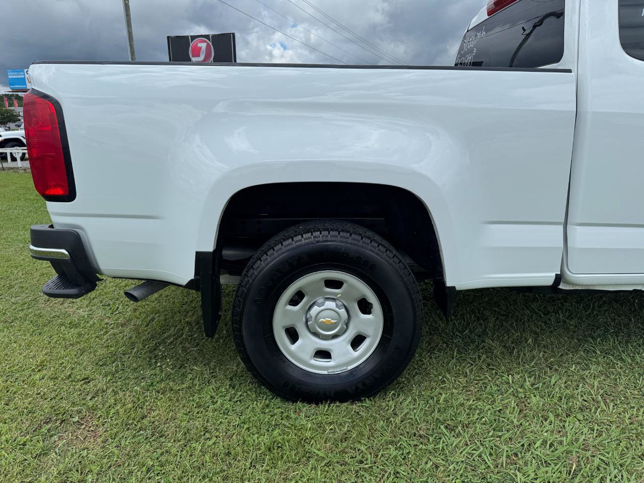 Used 2017 Chevrolet Colorado W/T w/ WT Convenience Package RWD image 9