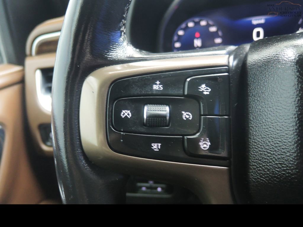 Used 2023 Chevrolet Suburban High Country w/ Advanced Technology Package image 16