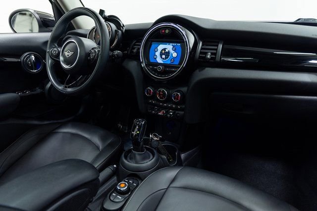 Used 2021 MINI Cooper 4-Door Hardtop image 27