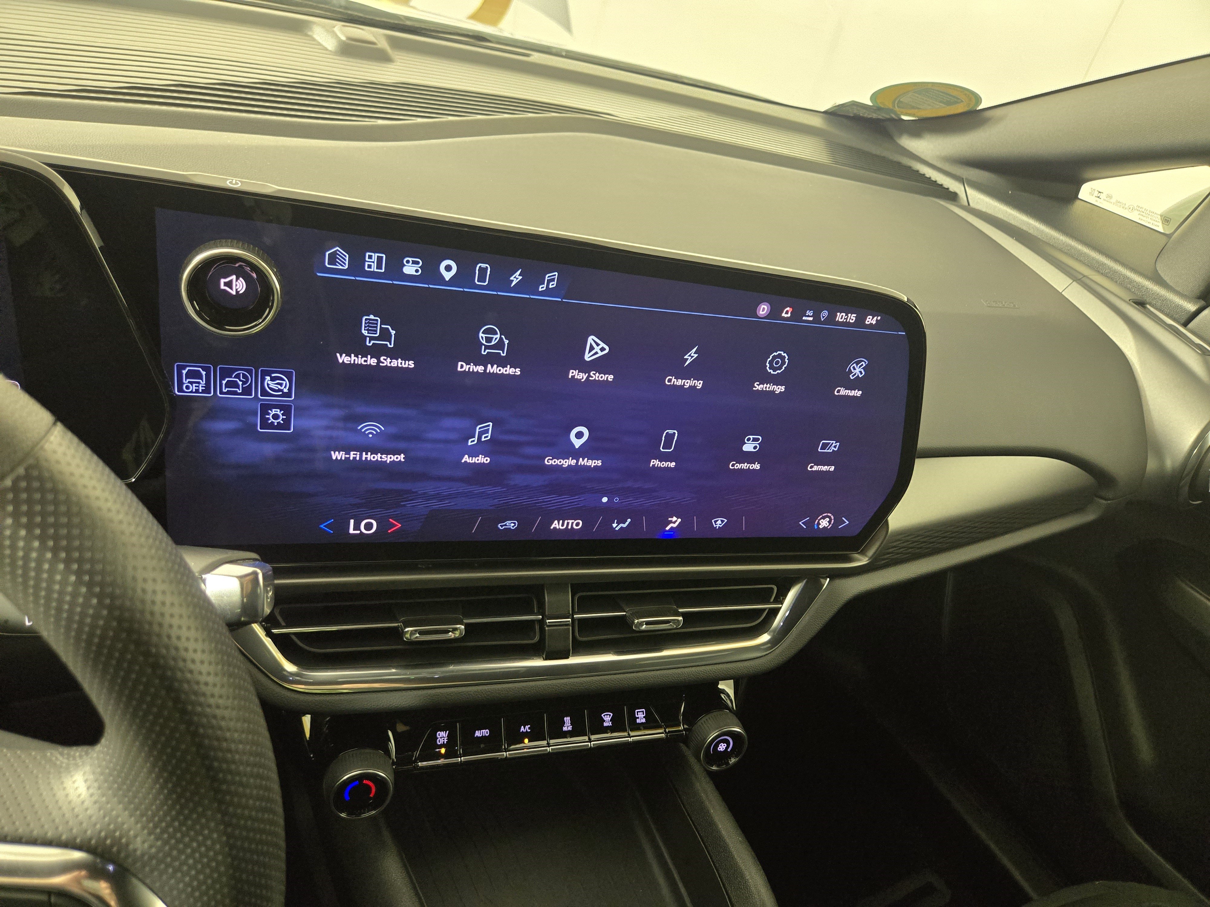 Certified 2025 Chevrolet Equinox EV LT FWD image 22