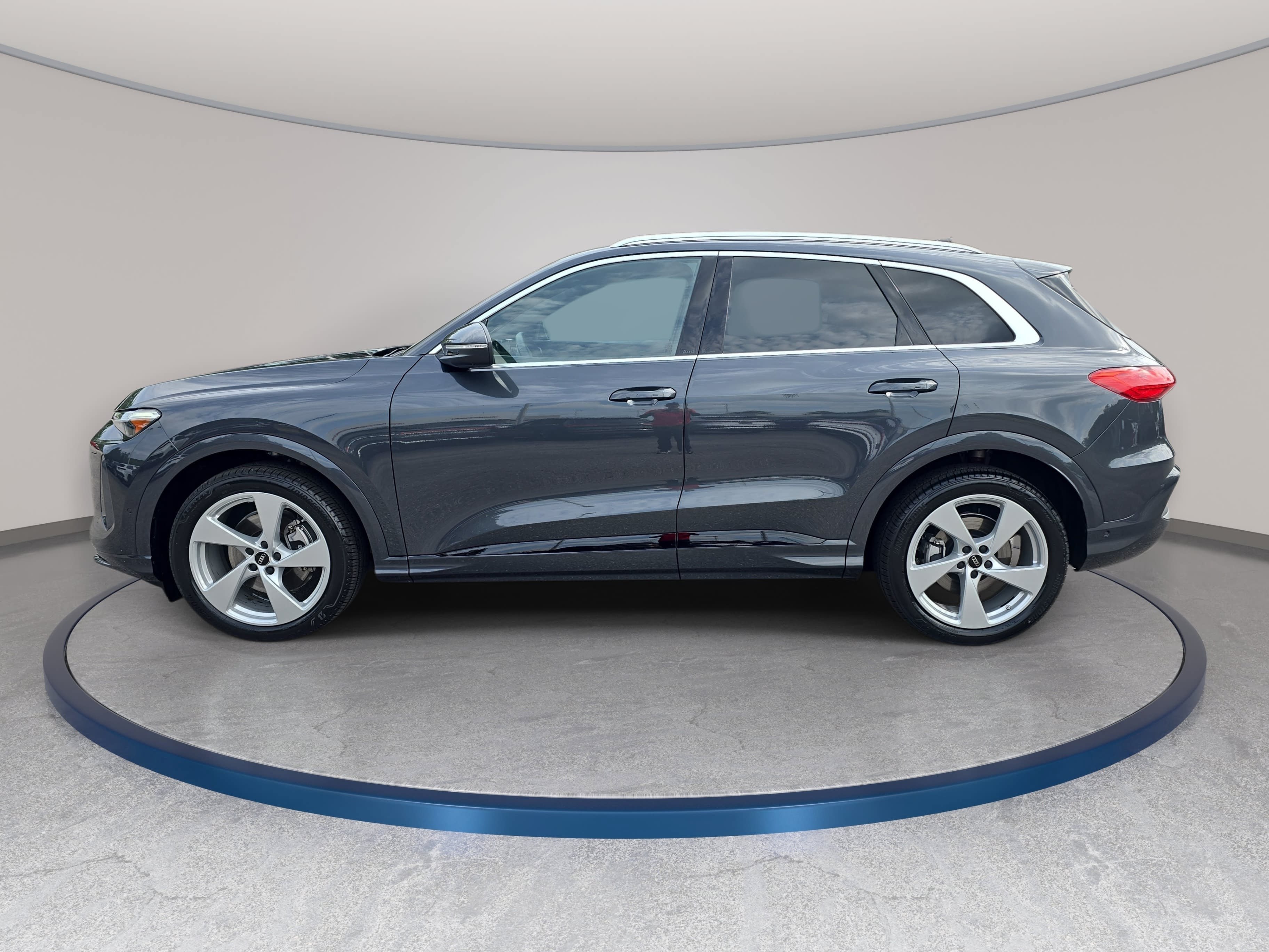Certified 2025 Audi Q5 Prestige AWD/4WD image 8