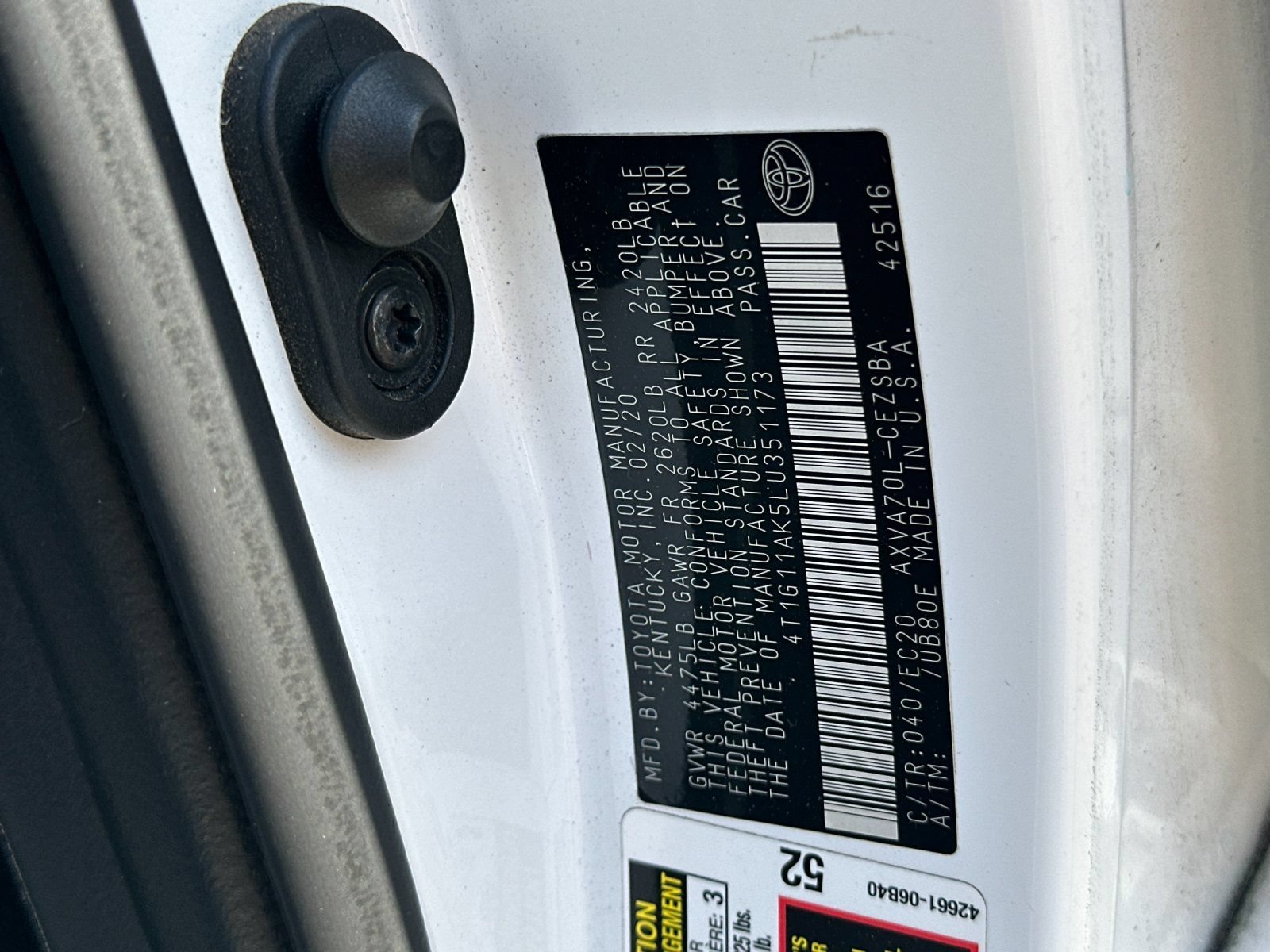 Used 2020 Toyota Camry SE w/ Carpet Mat Package FWD image 4