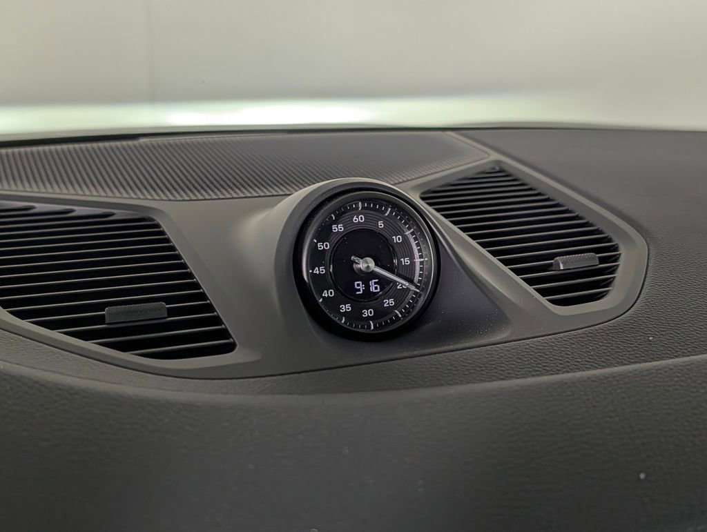 Certified 2025 Porsche Cayenne S image 31