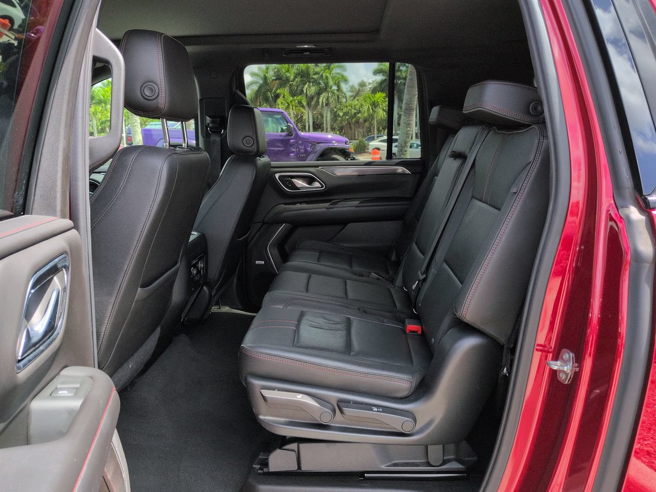Used 2021 Chevrolet Suburban RST RWD image 14