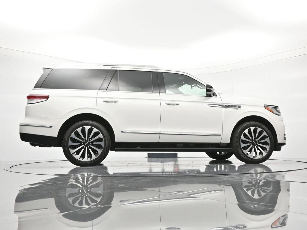 Used 2024 Lincoln Navigator Reserve image 42