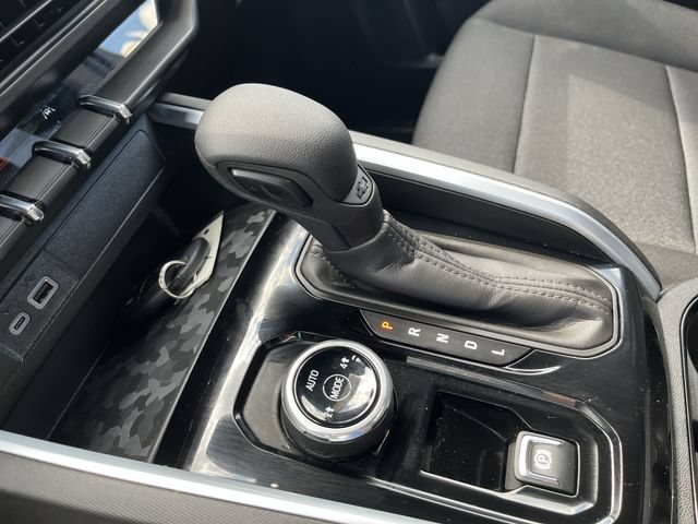 Used 2024 Chevrolet Colorado Trail Boss w/ Advanced Trailering Package AWD/4WD image 20