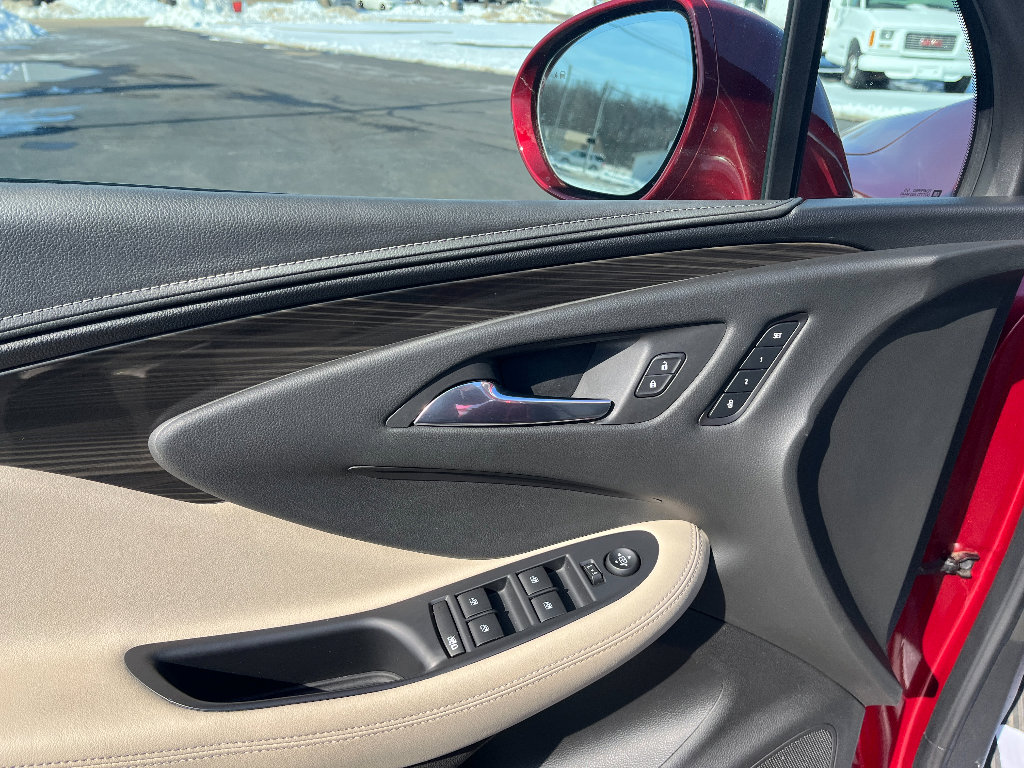 Used 2020 Buick Envision Premium w/ Driver Confidence Package image 35
