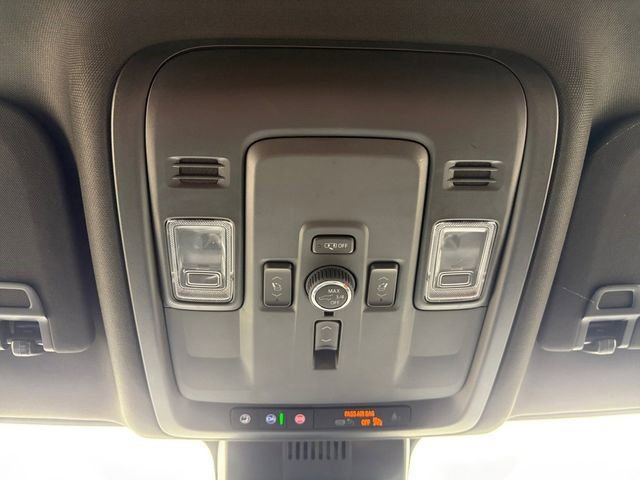 Certified 2025 GMC Yukon XL Denali AWD/4WD image 12