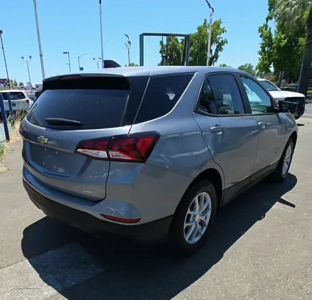 Used 2023 Chevrolet Equinox LS w/ LS Convenience Package AWD/4WD image 29