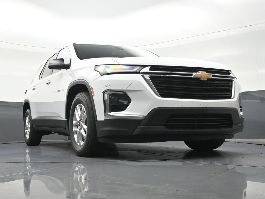 Used 2022 Chevrolet Traverse LS FWD image 29