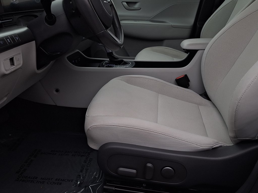 Certified 2024 Hyundai Kona SEL AWD/4WD image 11