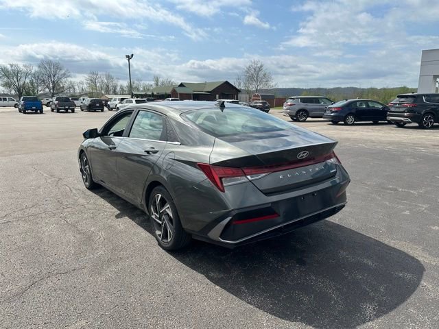 Used 2024 Hyundai Elantra Limited FWD image 3