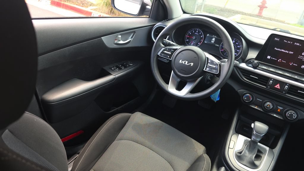 Used 2024 Kia Forte LXS FWD image 25