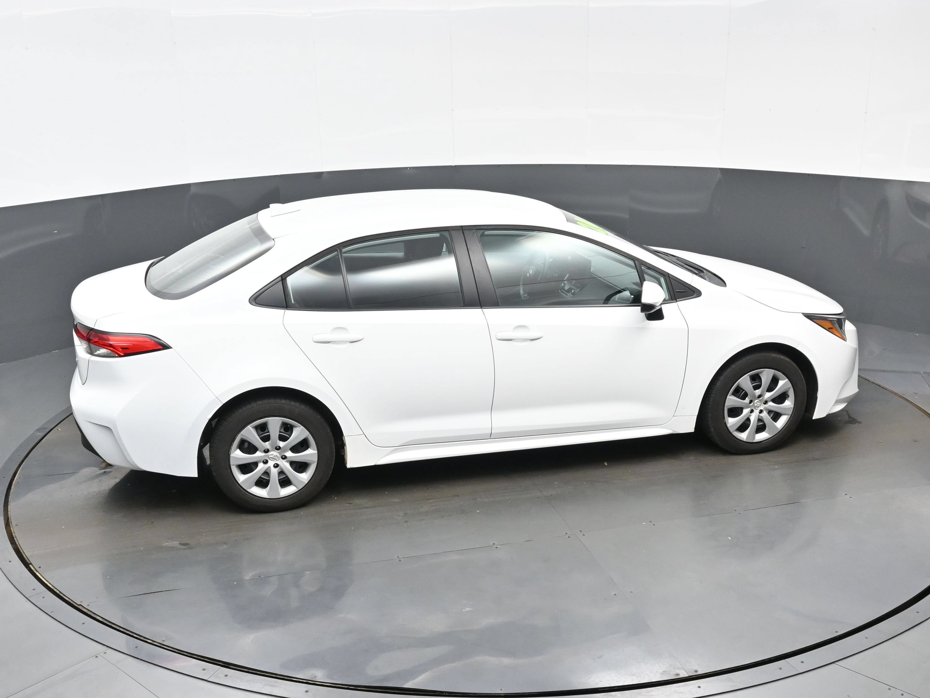 Used 2024 Toyota Corolla LE FWD image 34