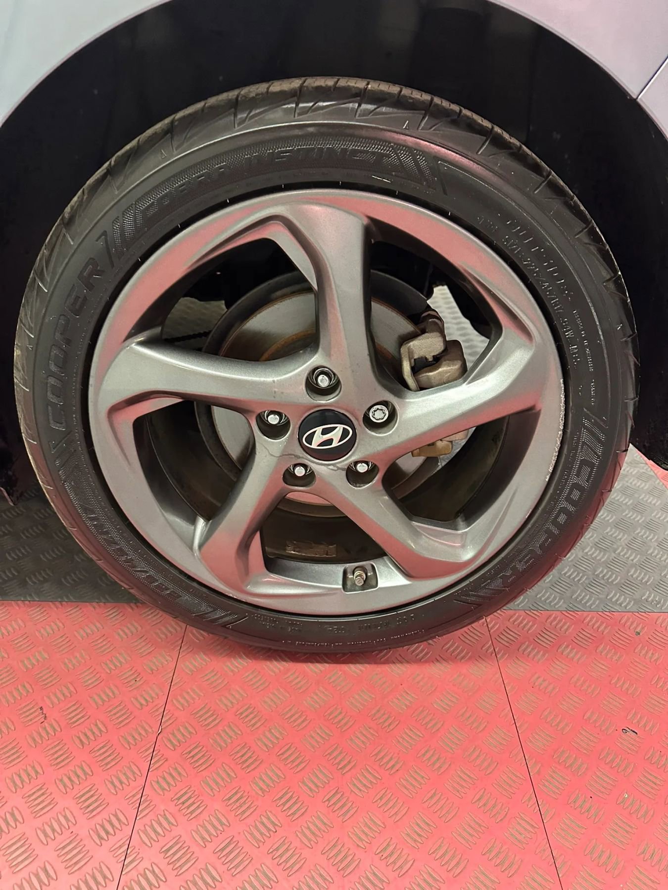 Used 2019 Hyundai Veloster 2.0 FWD image 32