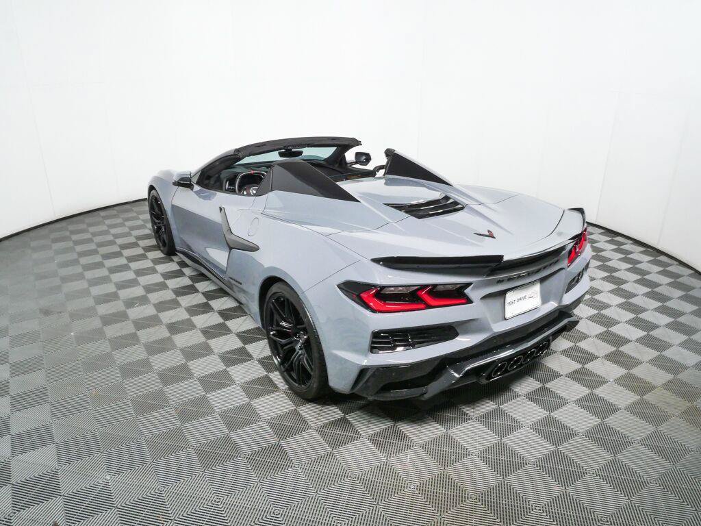Used 2024 Chevrolet Corvette Z06 RWD image 24
