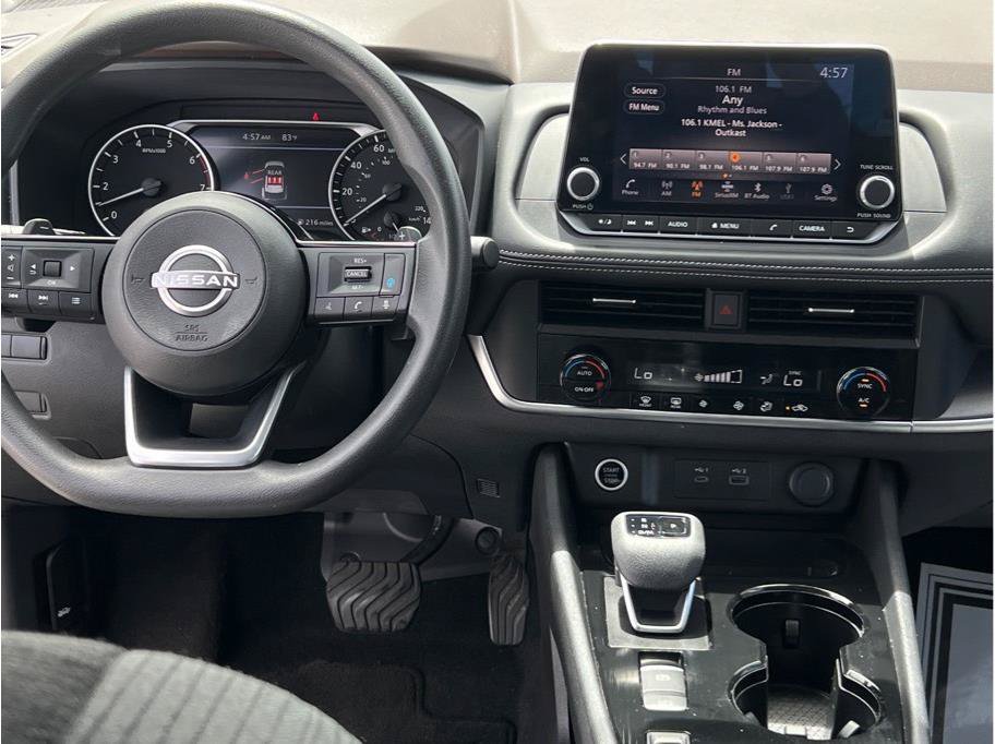 Used 2023 Nissan Rogue SV FWD image 11