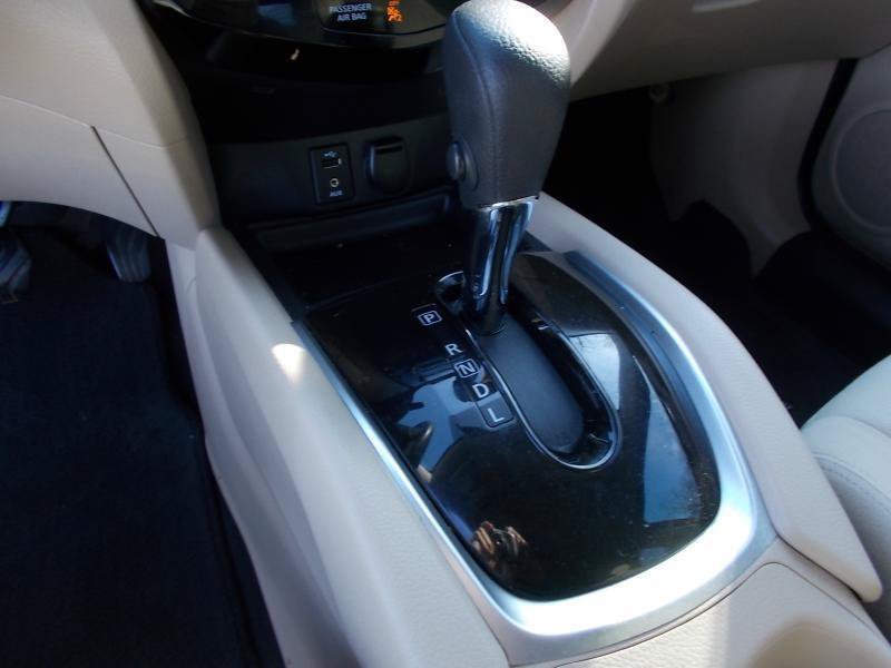 Used 2016 Nissan Rogue SV AWD/4WD image 31