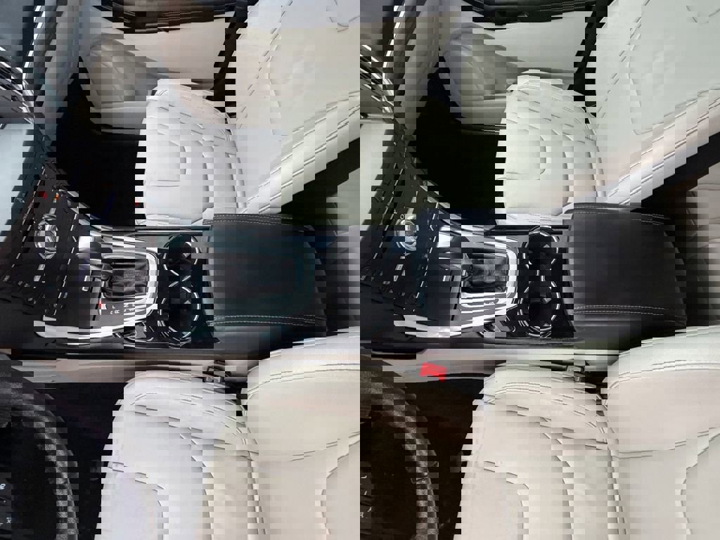 Used 2018 Ford Edge Titanium w/ Technology Package image 20