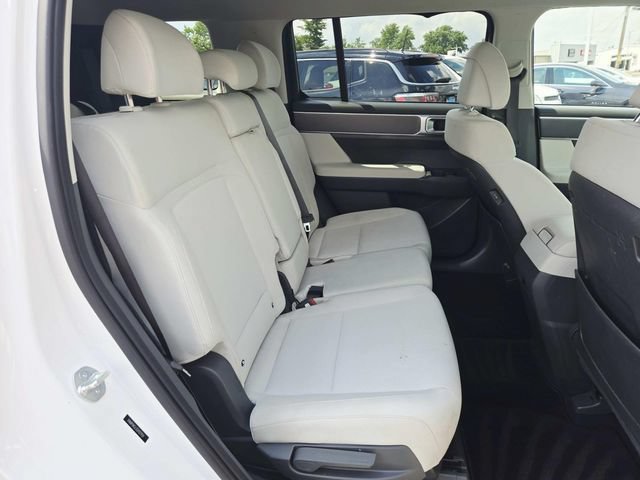 Used 2025 Hyundai Santa Fe SE FWD image 13
