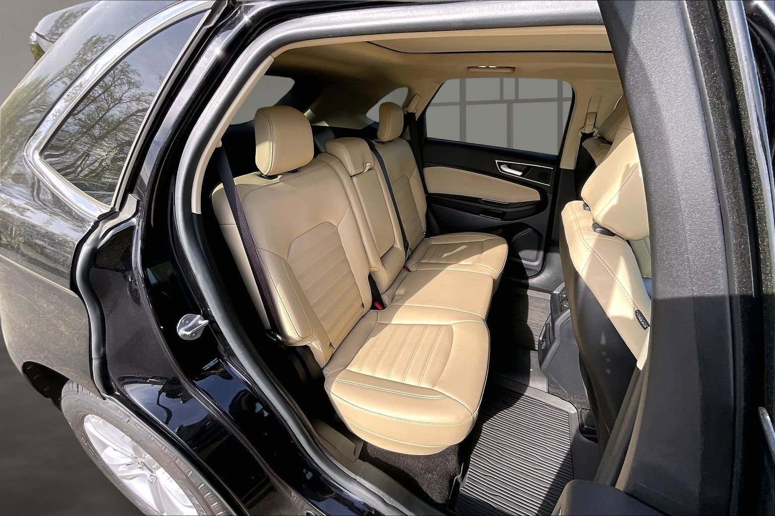 Used 2020 Ford Edge SEL w/ Cold Weather Package image 25