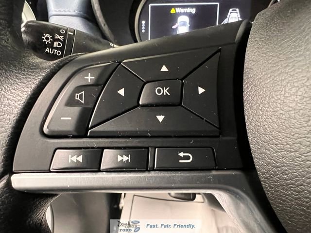 Used 2025 Nissan Versa SV FWD image 43