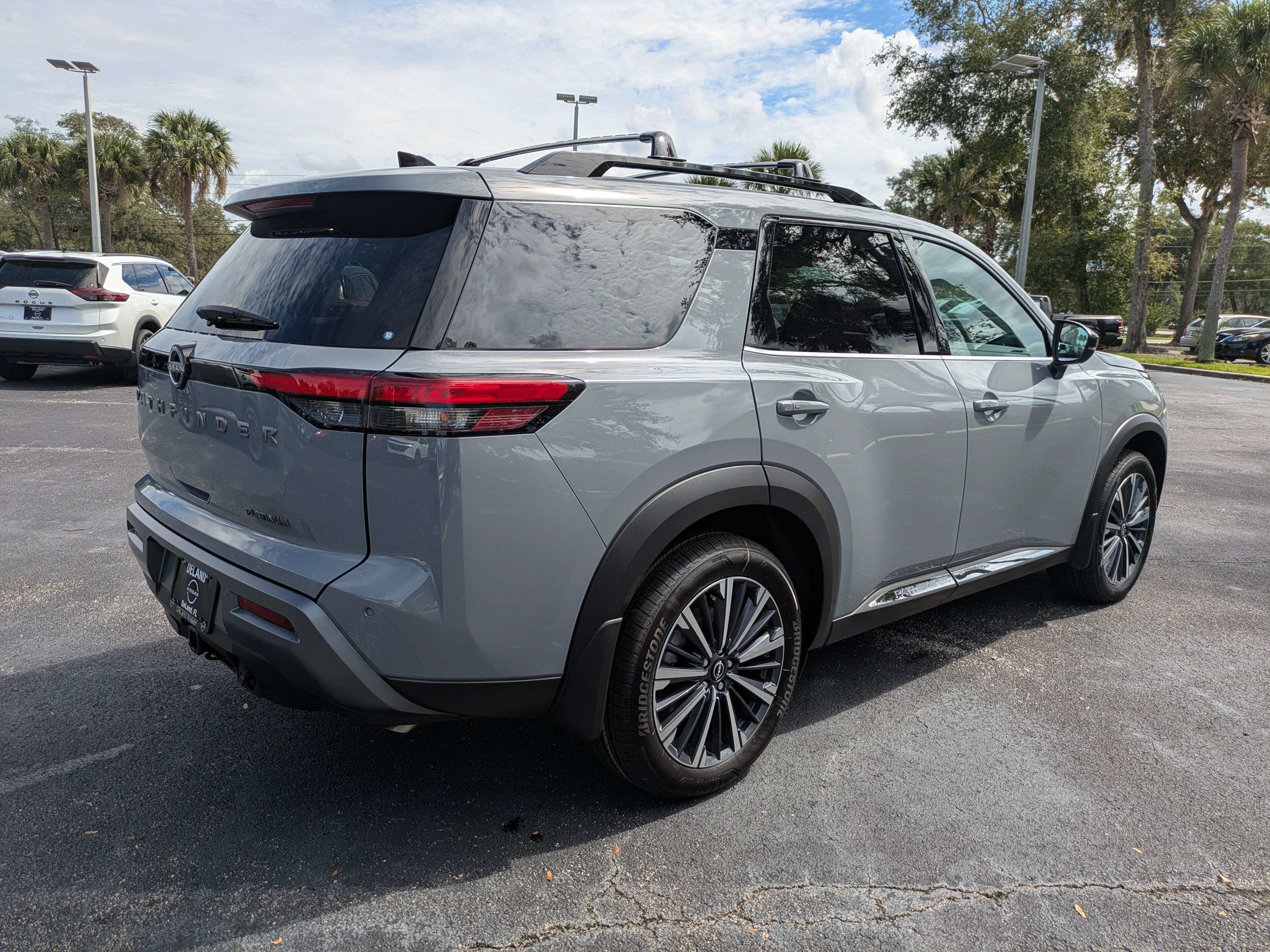 New 2026 Nissan Pathfinder Platinum FWD image 4