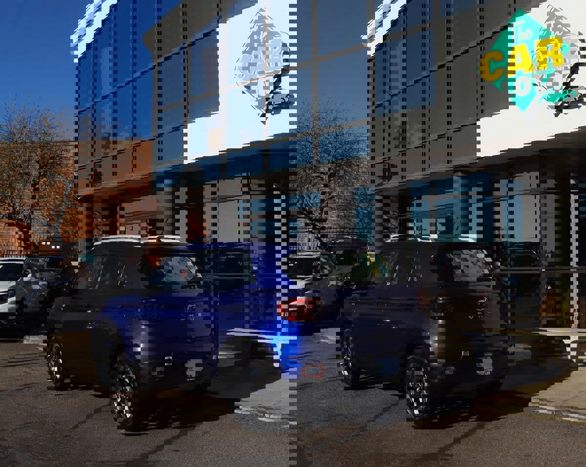 Used 2024 Hyundai Venue SEL image 9